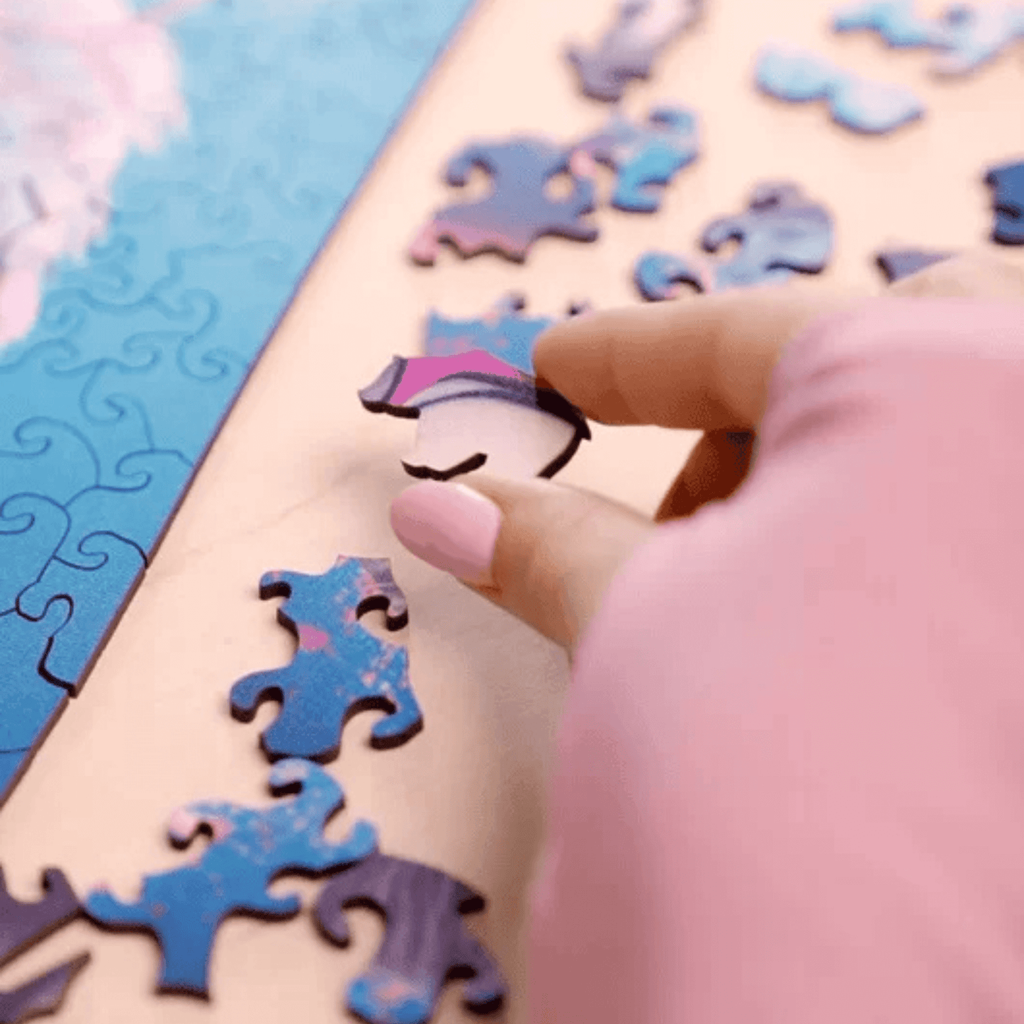 Dřevěné puzzle v kraftové krabici s rukávem